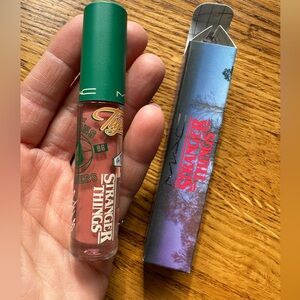 MAC Stranger Things Lip Gloss - Eerie El